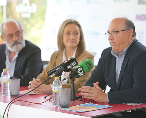 Hernández, Sánchez y Martínez (medios)