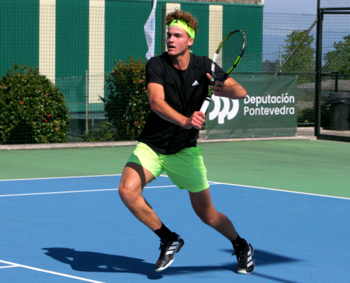 Pavlos Tsitsipas (medios)