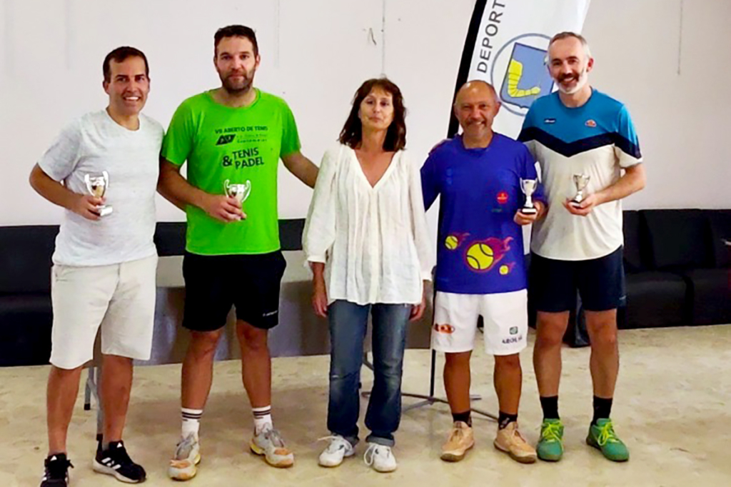 Campeones y Finalistas MD35 con Embade