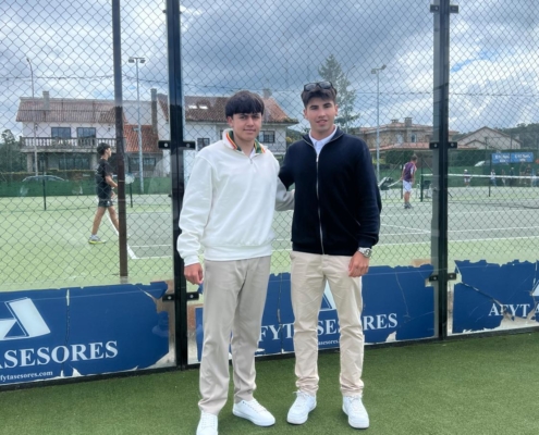 alejandro couso (blanco) y anxo parada (azul)