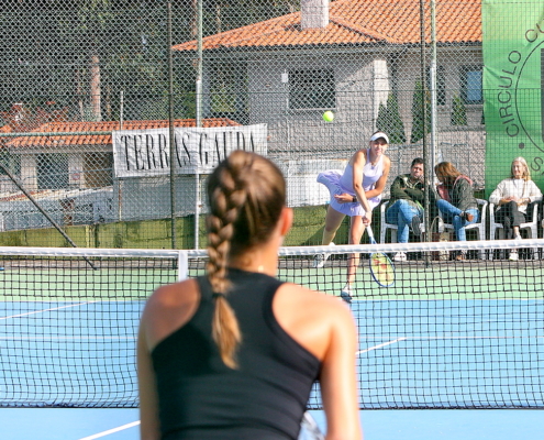 La rusa Makarova al servicio (medios)